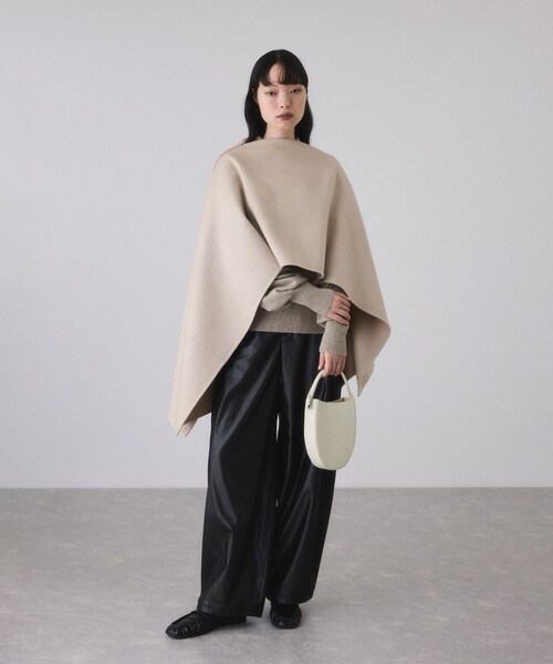 ADAM ET ROPE'（アダムエロペ）の「カシミアブレンドポンチョストール（ストール/ショール・レディース・グレー/ベージュ系・F）」の5枚目の写真