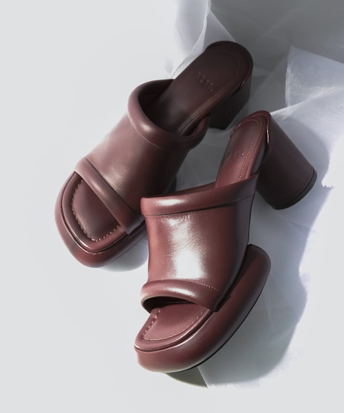 URBAN RESEARCH ROSSO（アーバンリサーチロッソ）の「ALM.　CIELO LEATHER SANDALS（サンダル・レディース・BLACK/MAROON・36/37/38）」の2枚目の写真