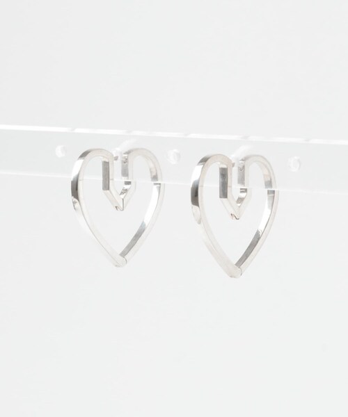 URBAN RESEARCH(アーバンリサーチ)の「PLOW Hug Heart Hoop Pierce M(ピアス(両耳用)・レディース・SILVER・-)」の3枚目の写真