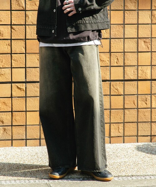SENSE OF PLACE by URBAN RESEARCH（センスオブプレイスバイアーバンリサーチ）の「『ユニセックス』ヴィンテージライクデニムワイドパンツ（デニムパンツ・メンズ・D.INDIGO/BLACK・M/L）」の4枚目の写真