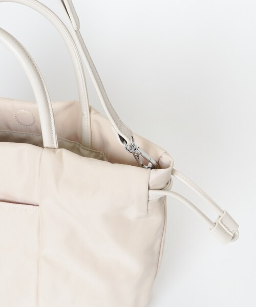 RODE SKO（ロデスコ）の「ショルダー付撥水ミニキンチャクバッグ（ショルダーバッグ・レディース・BLACK/GRAY/IVORY・one）」の18枚目の写真