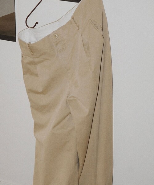 ADAM ET ROPE'（アダムエロペ）の「【mando/マンド】CHINO（チノパンツ・メンズ・ベージュ/オリーブ・1/2/3）」の7枚目の写真
