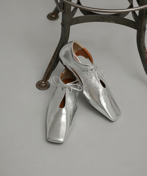 URBAN RESEARCH Sonny Label（アーバンリサーチサニーレーベル）の「スクエアトゥスリットパンプス（パンプス・レディース・ブラック/シルバー・S/M/L）」の14枚目の写真