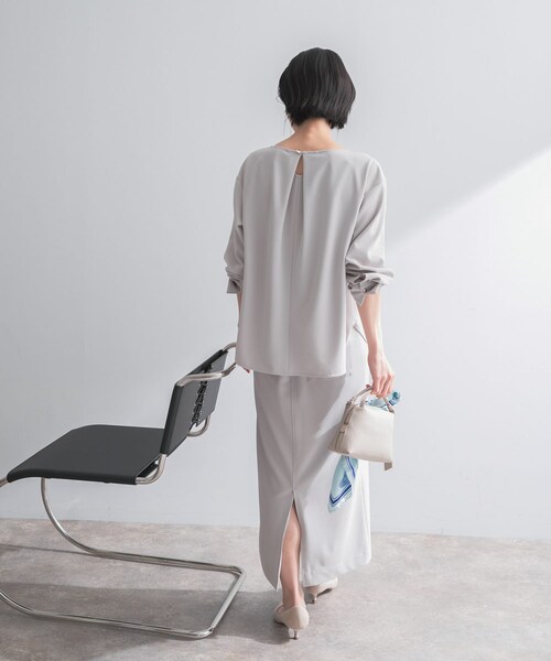 URBAN RESEARCH ROSSO（アーバンリサーチロッソ）の「ストレッチジョーゼットブラウス（シャツ/ブラウス・レディース・WHITE/GREIGE/NAVY・Free）」の14枚目の写真