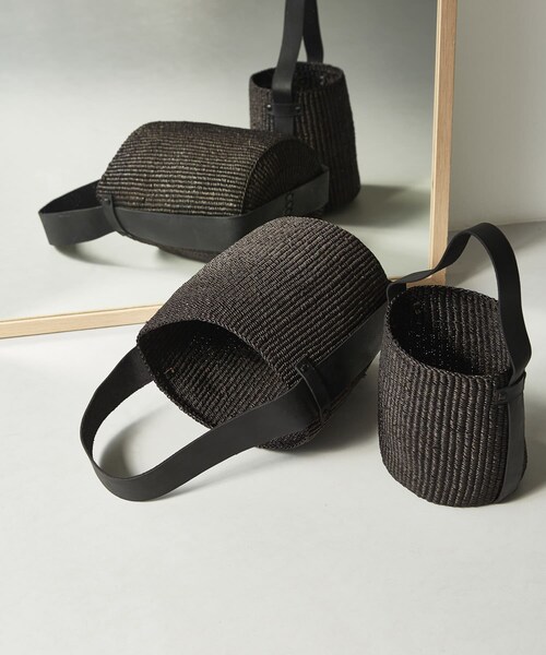 URBAN RESEARCH（アーバンリサーチ）の「ニャリガバスケットバッグM（かごバッグ・レディース・BLACK/NATURAL・-）」の4枚目の写真