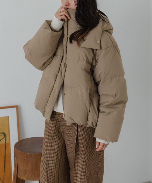URBAN RESEARCH(アーバンリサーチ)の「2WAYフーデットダウンコート(その他アウター・レディース・OFF WHITE/BEIGE/BLACK・36/38)」の3枚目の写真