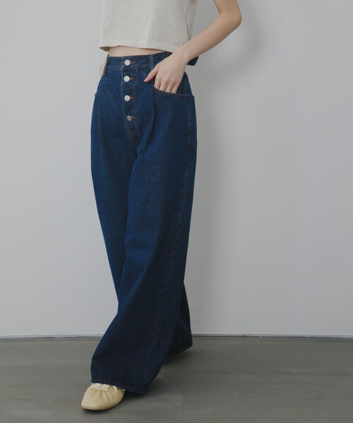 KBF(ケイビーエフ)の「『3サイズ展開』タックボタンアップデニム(デニムパンツ・レディース・L.BLUE/BLUE・34/36/38)」の19枚目の写真