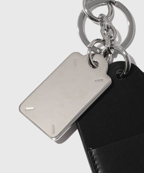 ADAM ET ROPE'(アダムエロペ)の「【Maison Margiela/メゾン マルジェラ】TAG KEYRING AND CARD HOLDER BIG(カードケース・レディース・ブラック・F)」の7枚目の写真