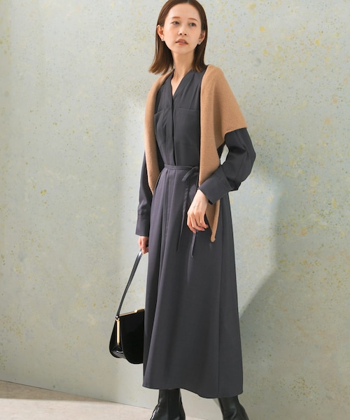 ポケットデザインVネックワンピース