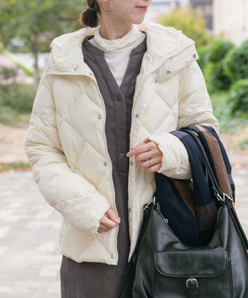 ITEMS URBANRESEARCH（アイテムズ アーバンリサーチ）の「TAION　HOOD DOWN JACKET（その他アウター・レディース・BLK/OFF/D.CHOCO・M/L/XL）」の12枚目の写真