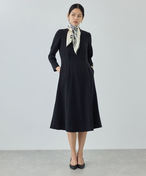 ROPE'（ロペ）の「トリアセダブルクロス セミフレアーワンピース/イージーケア・セットアップ対応・26SS（ワンピース・レディース・ベージュ/ネイビー・36/38/40）」の13枚目の写真