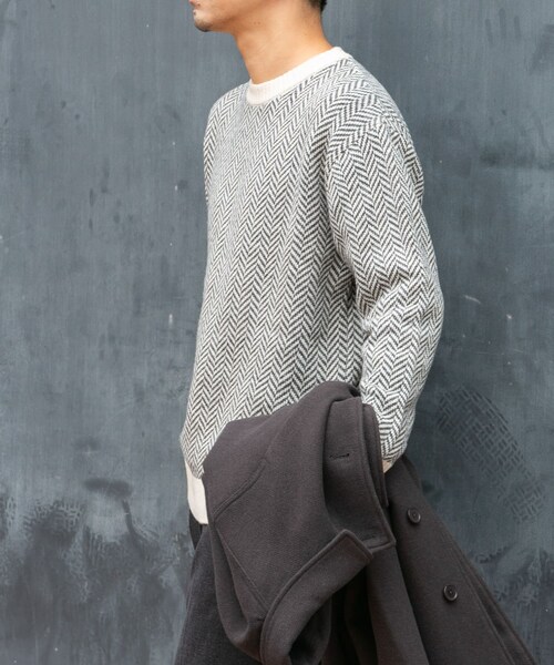 URBAN RESEARCH ROSSO（アーバンリサーチロッソ）の「『XLサイズあり』ヘリンボーン柄クルーネックニット（ニット/セーター・メンズ・IVORY/BLACK/GREIGE/NAVY/GRAY・S/M/L/XL）」の8枚目の写真
