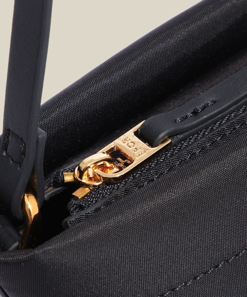 ROPE'（ロペ）の「【E'POR】BOAT BAG Mini/撥水・超軽量・26SS新型・新色追加（ショルダーバッグ・レディース・ブラック/ベージュ/ワイン・F）」の9枚目の写真