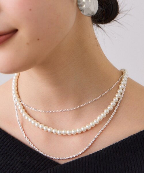 VIS（ビス）の「ガラスパール3連ネックレス（ネックレス・レディース・ゴールド/シルバー・F）」の6枚目の写真