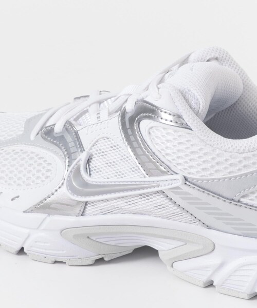 URBAN RESEARCH DOORS(アーバンリサーチドアーズ)の「NIKE ウィメンズ V5 RNR(スニーカー・レディース・WHITE/BLACK・23.5/24/24.5/25)」の5枚目の写真