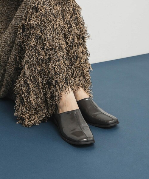 KBF（ケイビーエフ）の「センターステッチスクエアトゥスライドシューズ（その他シューズ・レディース・BLACK/CHARCOAL・36/37/38）」の16枚目の写真