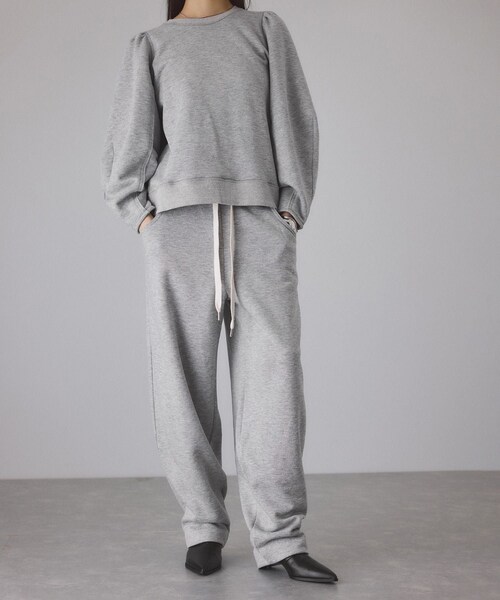 ADAM ET ROPE'(アダムエロペ)の「ウールミックスコクーンイージーパンツ(その他パンツ・レディース・グレー/キナリ系/サックス・36/38)」の4枚目の写真