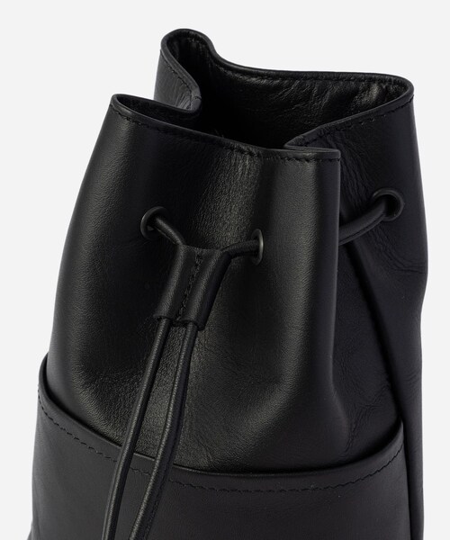 Saturdays NYC(サタデーズ ニューヨークシティ )の「SNYC Drawstring Bag(ハンドバッグ・レディース・ブラック・F)」の7枚目の写真