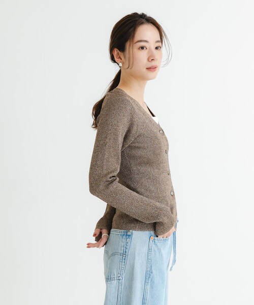 URBAN RESEARCH（アーバンリサーチ）の「ラメリブニットカーディガン（カーディガン/ボレロ・レディース・BRONZE/SILVER/BLACK/PINK・FREE）」の20枚目の写真
