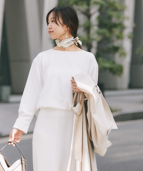 URBAN RESEARCH ROSSO（アーバンリサーチロッソ）の「ストレッチジョーゼットブラウス（シャツ/ブラウス・レディース・WHITE/GREIGE/NAVY・Free）」の4枚目の写真