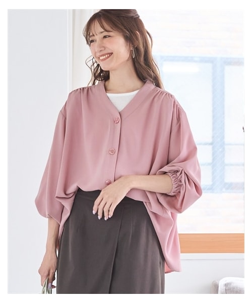 nissen（ニッセン）の「＜大きいサイズ＞ゆるシルエットバックシャーリングブラウス（シャツ/ブラウス・レディース・グレイッシュブルー/モーブピンク/黒・L/LL/3L/4L/5L/6L/8L/10L）」の6枚目の写真