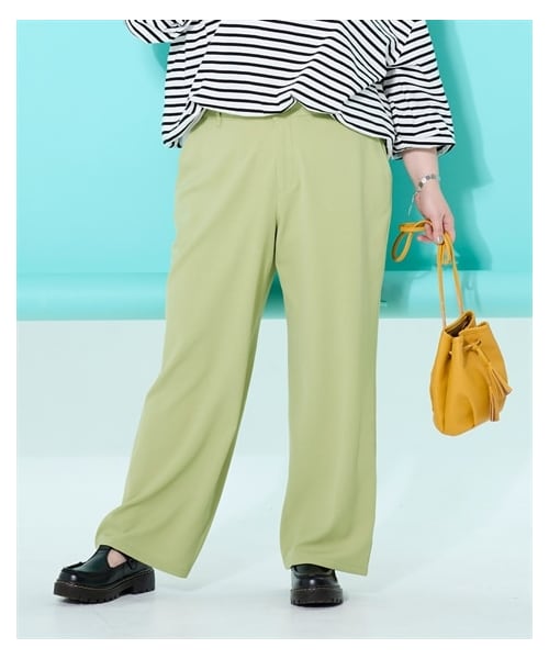 nissen（ニッセン）の「＜大きいサイズ＞しわになりにくい軽やかなスマイルさんのためのキレイに見えるワイドパンツ（接触冷感・UVカット）（パンツ・レディース・ネイビー/チャコールグレー/ライムグリーン・LL/3L/4L/5L/6L/8L/10L）」の4枚目の写真