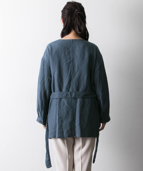URBAN RESEARCH（アーバンリサーチ）の「LI/RYノーカラーサファリジャケット∴（ミリタリージャケット・レディース・BEIGE/NAVY・FREE）」の22枚目の写真