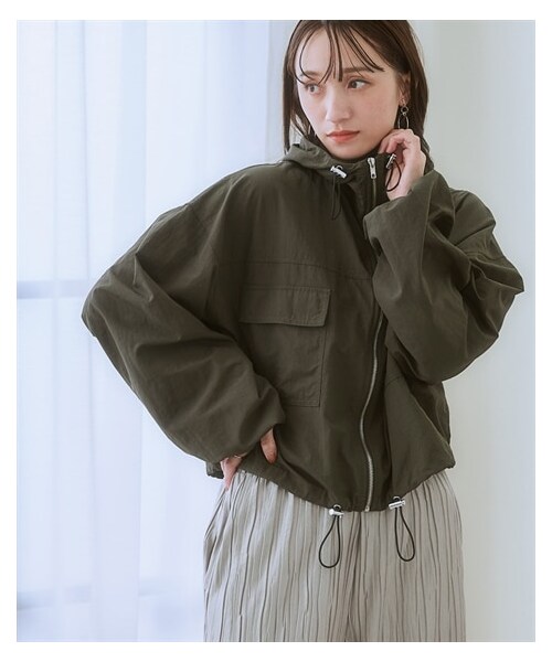 nissen（ニッセン）の「＜大きいサイズ＞ シャカシャカコンパクト丈アウター（ジャケット/アウター・レディース・ベージュ/すみ黒・L/LL/3L/4L/5L/6L/8L/10L）」の9枚目の写真