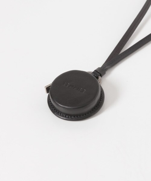 URBAN RESEARCH(アーバンリサーチ)の「LEMAIRE MOLDED TAPE NECKLACE(ネックレス・メンズ・BLK BK999・One)」の3枚目の写真
