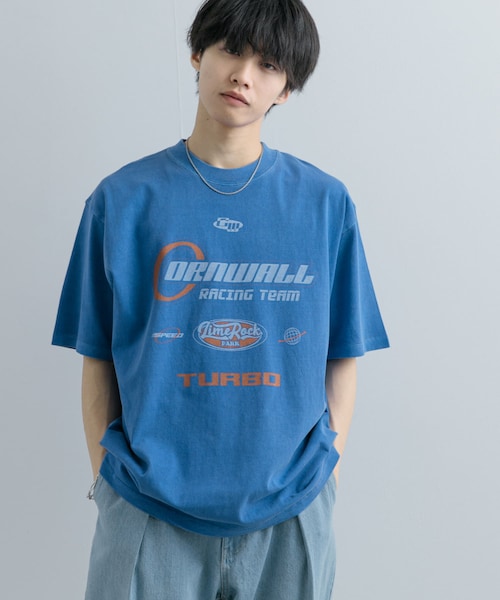 SENSE OF PLACE by URBAN RESEARCH(センスオブプレイスバイアーバンリサーチ)の「フェードロゴグラフィックTシャツ(5分袖)(Tシャツ/カットソー・メンズ・ROYAL BLUE/BLACK/YELLOW・M/L)」の2枚目の写真