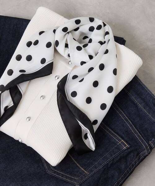 VIS(ビス)の「ドット柄スカーフ 70×70cm(バンダナ/スカーフ・レディース・ブラック系/ホワイト系・F)」の21枚目の写真