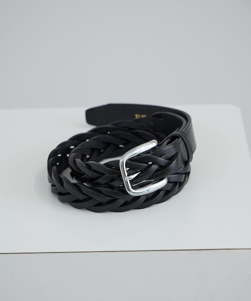 ADAM ET ROPE'（アダムエロペ）の「【J'aDoRe・店舗限定】【TORY LEATHER（トリーレザー）】1/4  inch long tip braided belt（ベルト・レディース・ブラック/ブラウン・F）」の2枚目の写真