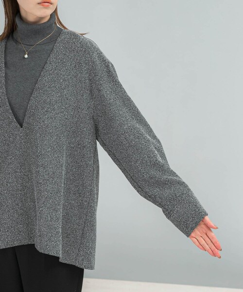 URBAN RESEARCH ROSSO（アーバンリサーチロッソ）の「ツイード深Vネックプルオーバー（シャツ/ブラウス・レディース・OFF/BLACK・Free）」の17枚目の写真