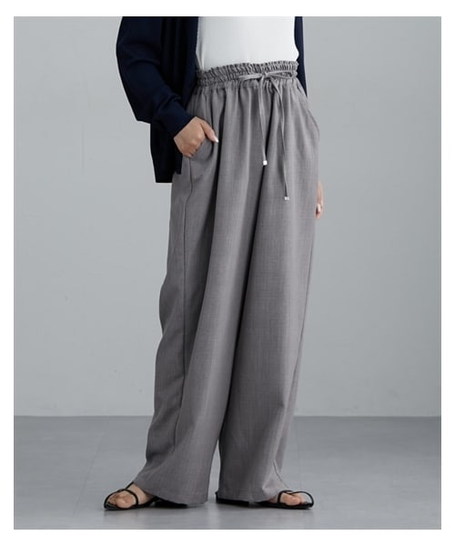 nissen（ニッセン）の「麻調合繊素材スラックスパンツ（スラックス・レディース・アイボリー/グレー/ブラック/カーキ(新色)・M/L/LL）」の2枚目の写真