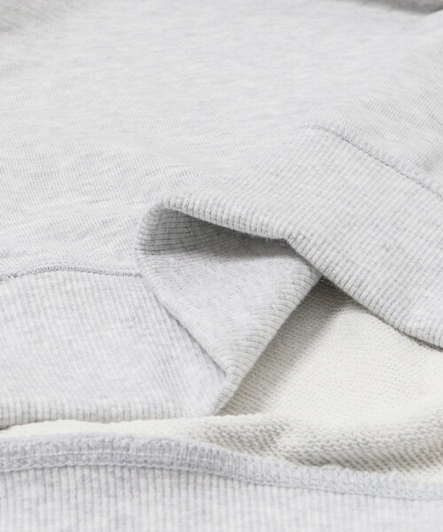 URBAN RESEARCH Sonny Label（アーバンリサーチサニーレーベル）の「NEW BALANCE　プレミアムロゴスウェットクルー（スウェット・メンズ・アッシュヘザー/ブラック/パーマフロスト・M/L/XL）」の22枚目の写真