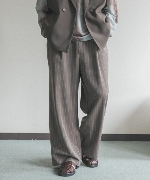 SENSE OF PLACE by URBAN RESEARCH(センスオブプレイスバイアーバンリサーチ)の「ピンストライプタックワイドスラックス(その他パンツ・メンズ・CHARCOAL/BROWN/GREIGE・M/L)」の22枚目の写真