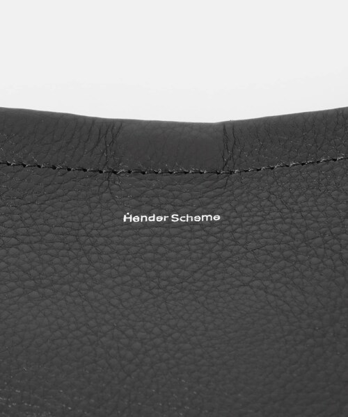 URBAN RESEARCH（アーバンリサーチ）の「Hender Scheme　ONE SIDE BELT BAG SMALL（ショルダーバッグ・メンズ・Black・Free）」の8枚目の写真