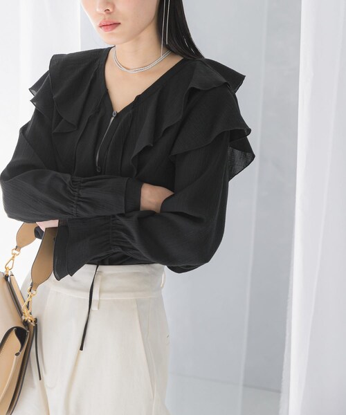 URBAN RESEARCH ROSSO（アーバンリサーチロッソ）の「『WEB/一部店舗限定』ラッフルデザインブラウス（シャツ/ブラウス・レディース・OFF WHITE/BLACK/PINK・FREE）」の19枚目の写真