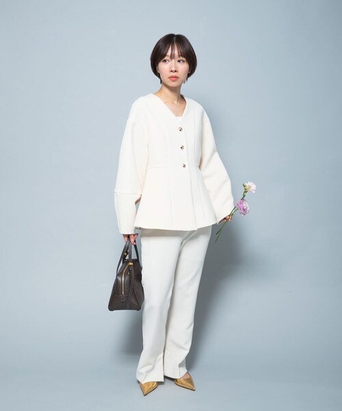 URBAN RESEARCH ROSSO（アーバンリサーチロッソ）の「『WEB限定』デザインボタンペプラムツイルジャケット（ノーカラージャケット・レディース・IVORY/BLACK・Free）」の8枚目の写真