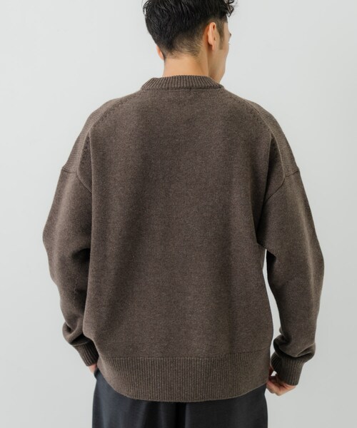 URBAN RESEARCH（アーバンリサーチ）の「new basic　WOOL CASHMERE CHUNKY SWEATER（ニット/セーター・メンズ・CHARCOAL/BROWN・M/L/XL）」の7枚目の写真