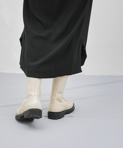 URBAN RESEARCH（アーバンリサーチ）の「『25周年別注』CAMINANDO　CENTER ZIP BOOTS（ブーツ・レディース・BLACK/別注IVORY・6/7/8）」の13枚目の写真