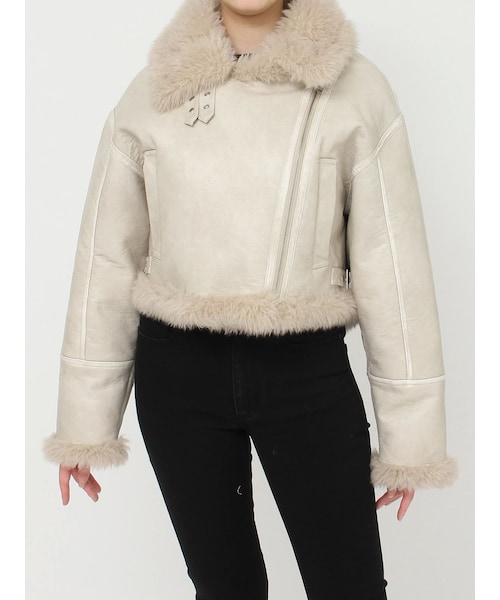 MURUA（ムルーア）の「ヴィンテージライクショートフェイクムートン