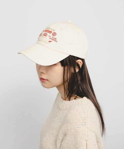 KBF（ケイビーエフ）の「バイカラーエンブロイダリーCAP（キャップ・レディース・IVORY/MOSS GREEN/NAVY・one）」の6枚目の写真