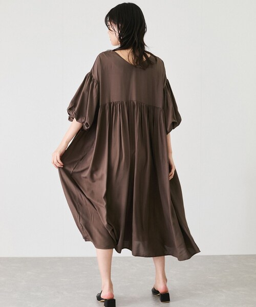 Jayro（ジャイロ）の「バルーンスリーブワンピース（ワンピース・レディース・ブラック/ブラウン系・F）」の11枚目の写真