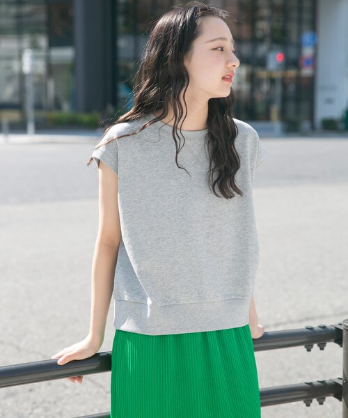 ITEMS URBANRESEARCH（アイテムズ アーバンリサーチ）の「裏毛ノースリーブベスト（ベスト・レディース・OFF/GRY/GRN・FREE）」の15枚目の写真