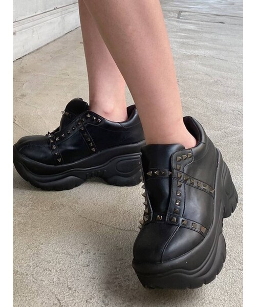 RESEXXY（リゼクシー）の「ボリュームソールスタッズスニーカー（スニーカー・レディース・ホワイト/ブラック・S/M/L）」の6枚目の写真