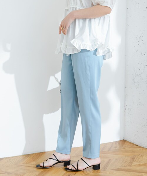 URBAN RESEARCH ROSSO（アーバンリサーチロッソ）の「F by ROSSO　サテンテーパードカラーパンツ（その他パンツ・レディース・BLUE/YELLOW・36/38）」の18枚目の写真