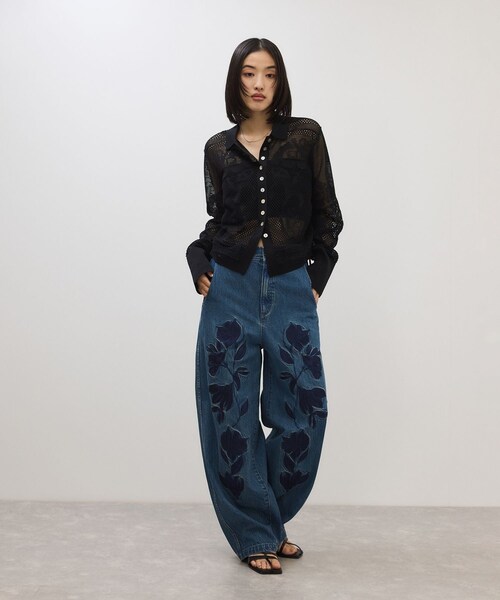 ADAM ET ROPE'(アダムエロペ)の「【サステナブル】クロシェニットシャツ(シャツ/ブラウス・レディース・ブラック/ホワイト・F)」の4枚目の写真