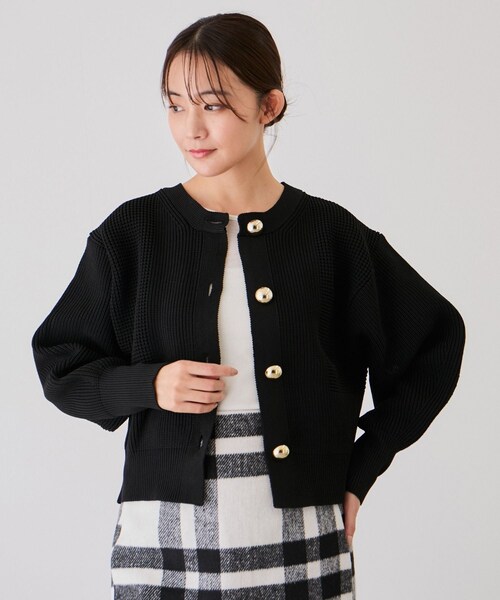 Jayro(ジャイロ)の「ビッグ釦柄切替バルーンカーディガン(カーディガン/ボレロ・レディース・ブラック/オフホワイト/オレンジ・F)」の2枚目の写真