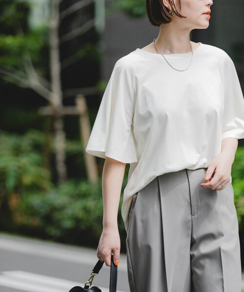 URBAN RESEARCH ROSSO（アーバンリサーチロッソ）の「『UR TECH』Fby ROSSO　UVCUTバックテールフレアスリーブTシャツ（Tシャツ/カットソー・レディース・OFF WHITE/YELLOW/BLACK・FREE）」の7枚目の写真